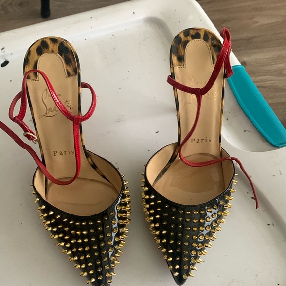 Red bottoms - Picture 1 of 3